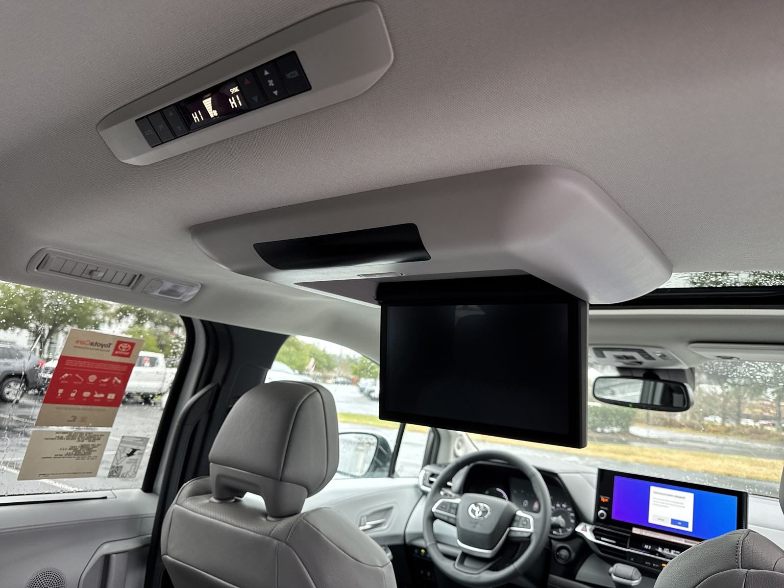 New 2025 Toyota Sienna XLE w/ XLE Plus Package FWD image 33