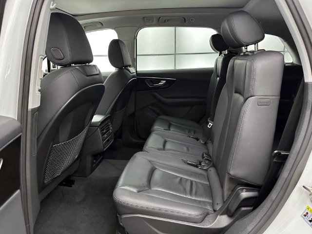 Used 2023 Audi Q7 2.0T Premium w/ Convenience Package AWD/4WD image 16