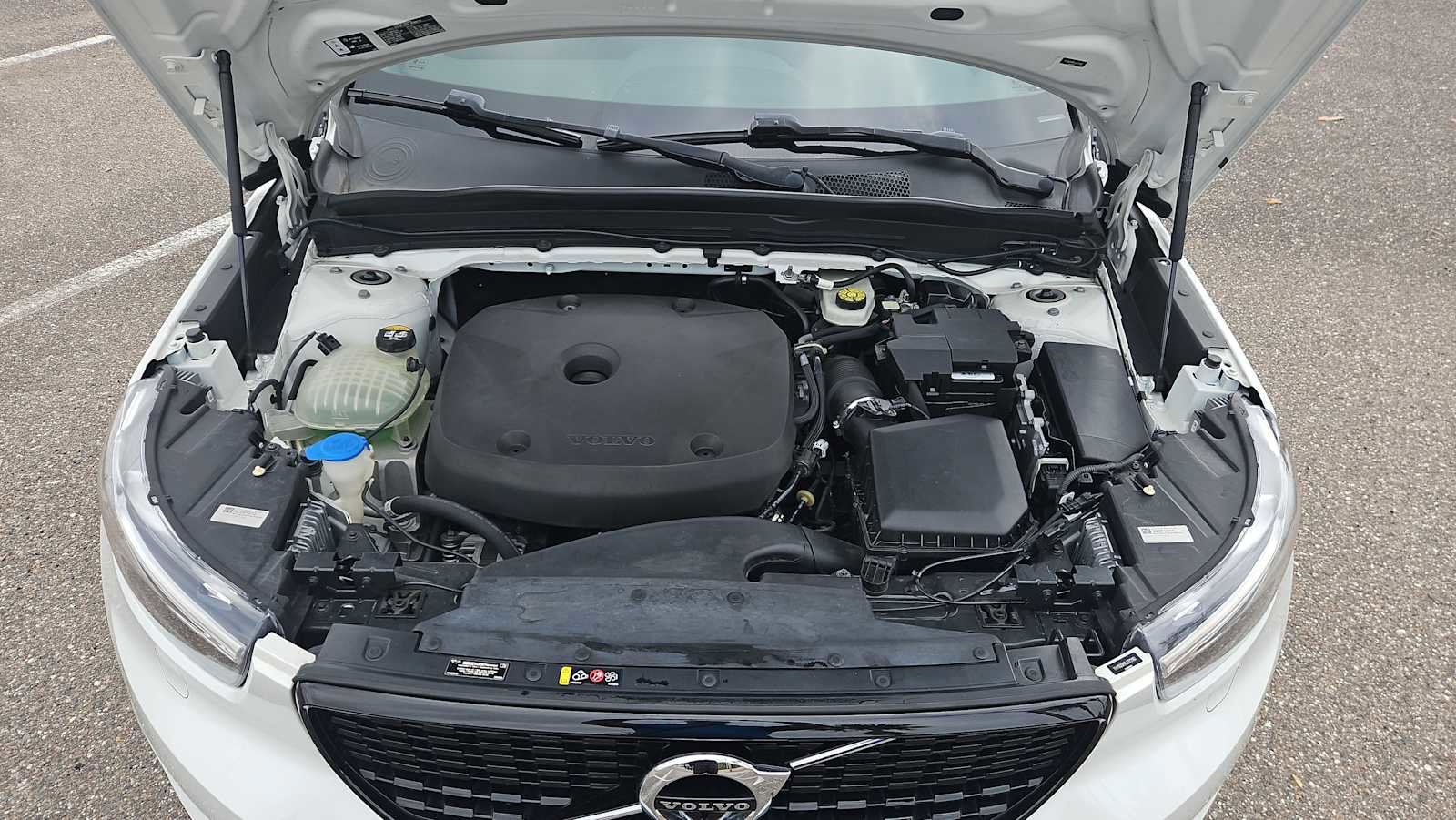 Used 2020 Volvo XC40 T5 R-Design AWD/4WD image 18