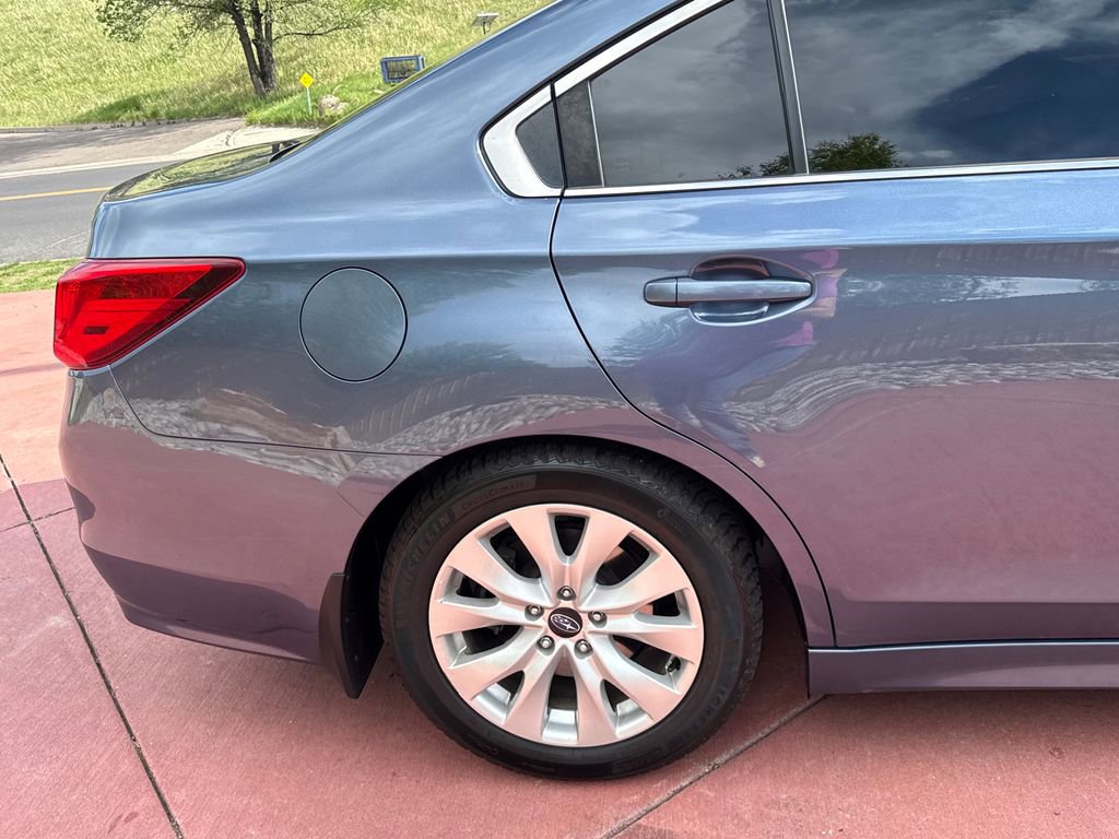 Used 2017 Subaru Legacy 2.5i Premium AWD/4WD image 29