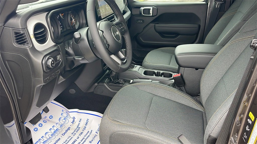 New 2025 Jeep Gladiator Sport image 26