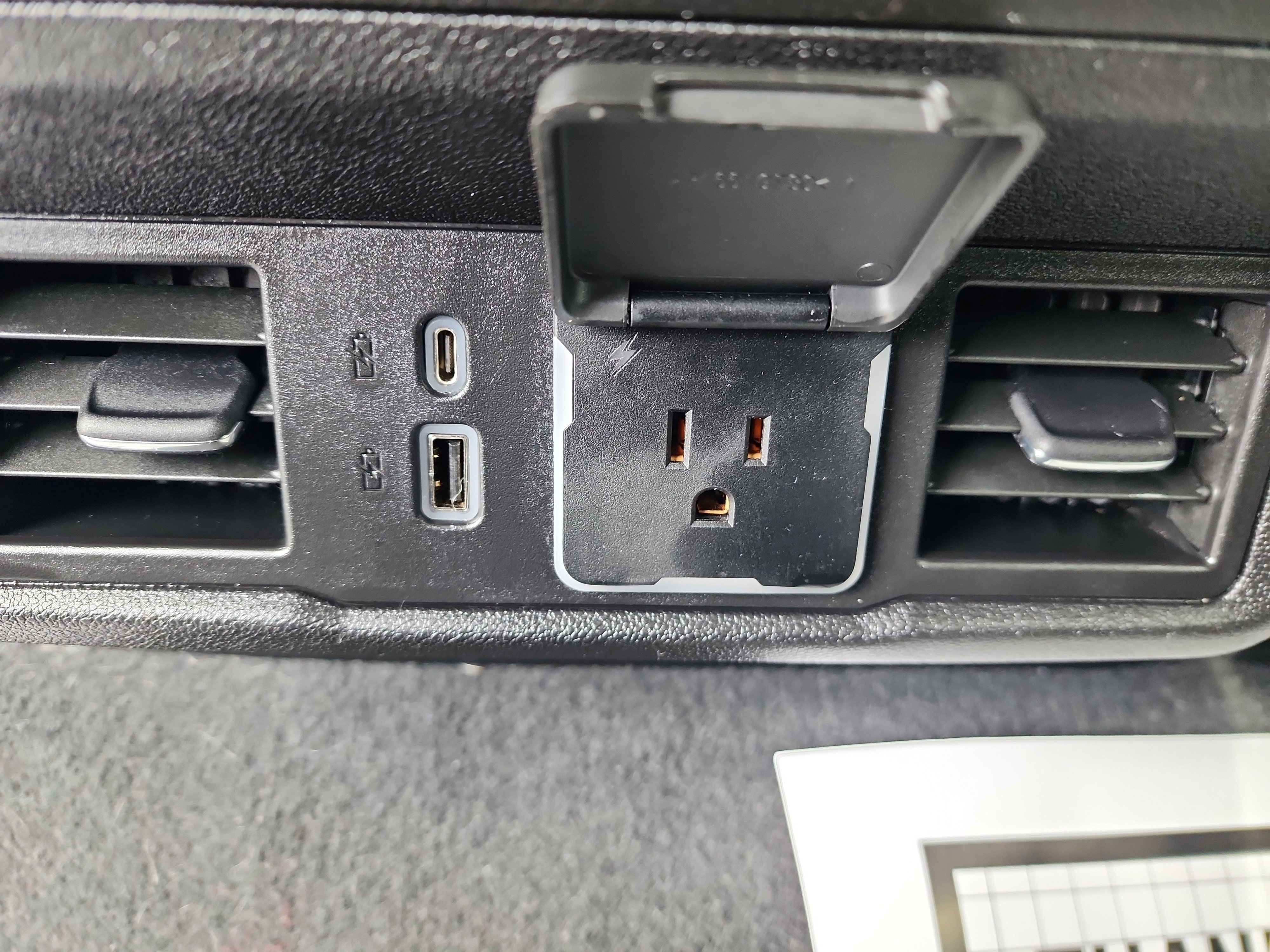 Certified 2022 Chevrolet Silverado 1500 LT image 27