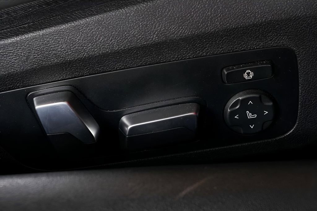 Used 2023 BMW M850i xDrive Coupe image 75