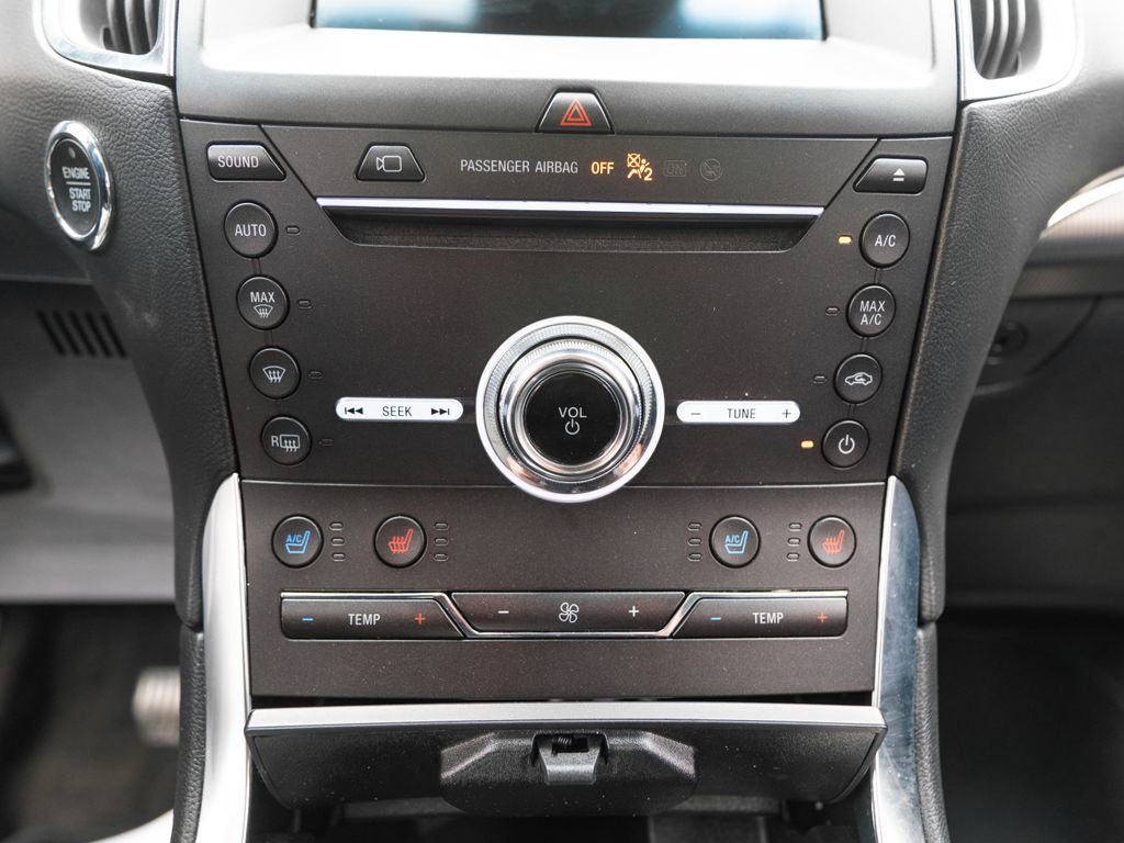 Used 2019 Ford Edge Titanium w/ Equipment Group 301A AWD/4WD image 30