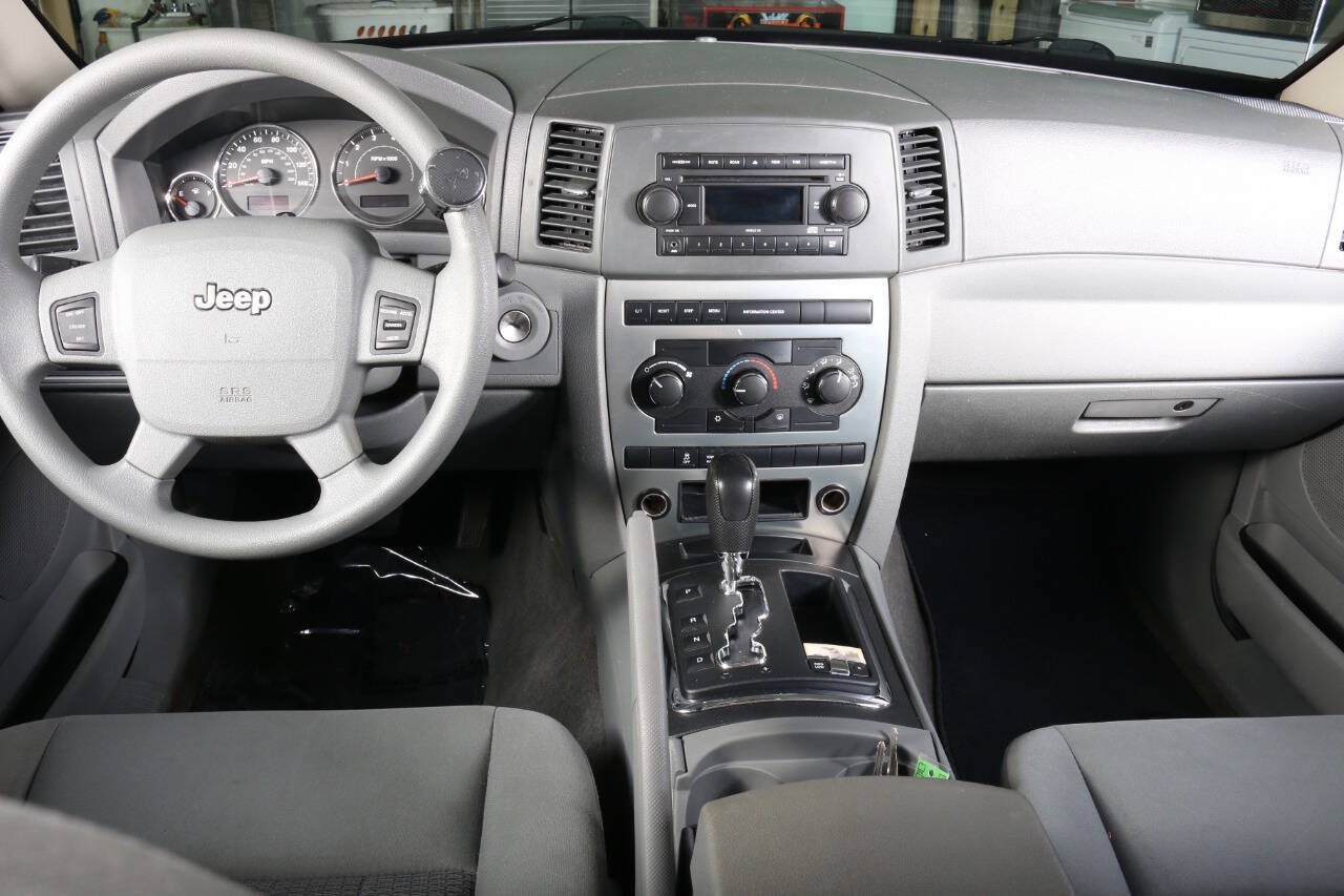Used 2007 Jeep Grand Cherokee Laredo AWD/4WD image 36