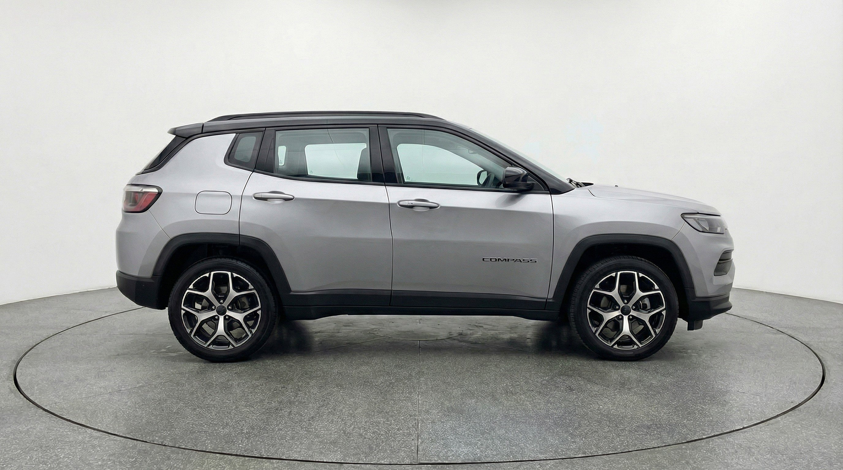 Used 2025 Jeep Compass Limited image 11
