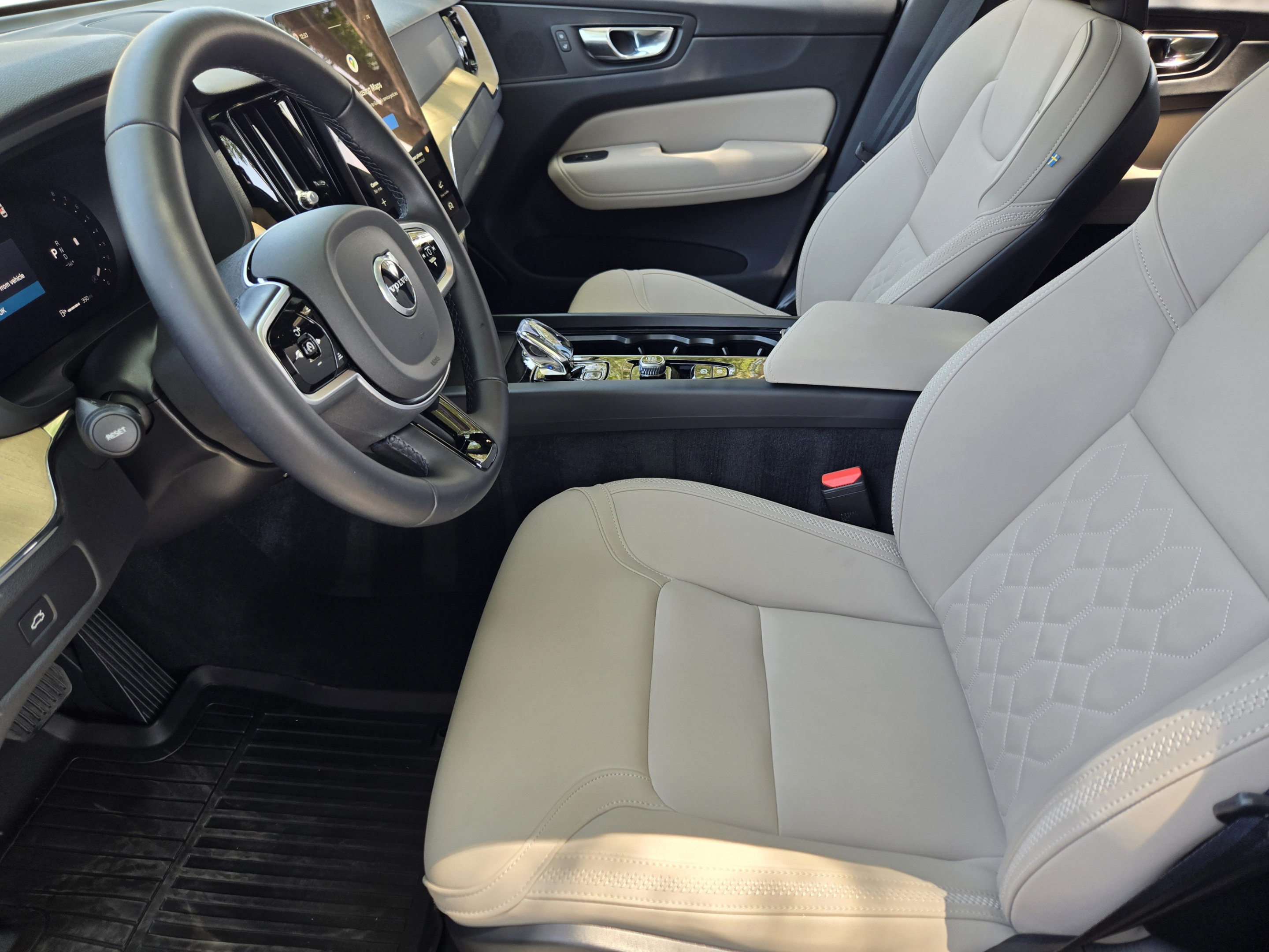 Certified 2026 Volvo XC60 B5 Plus w/ Protection Package Premier AWD/4WD image 12