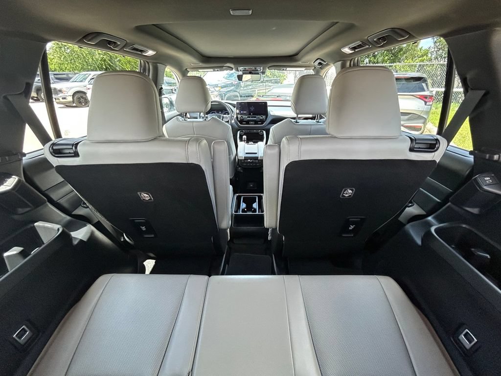 Certified 2024 Toyota Grand Highlander AWD Hybrid image 17