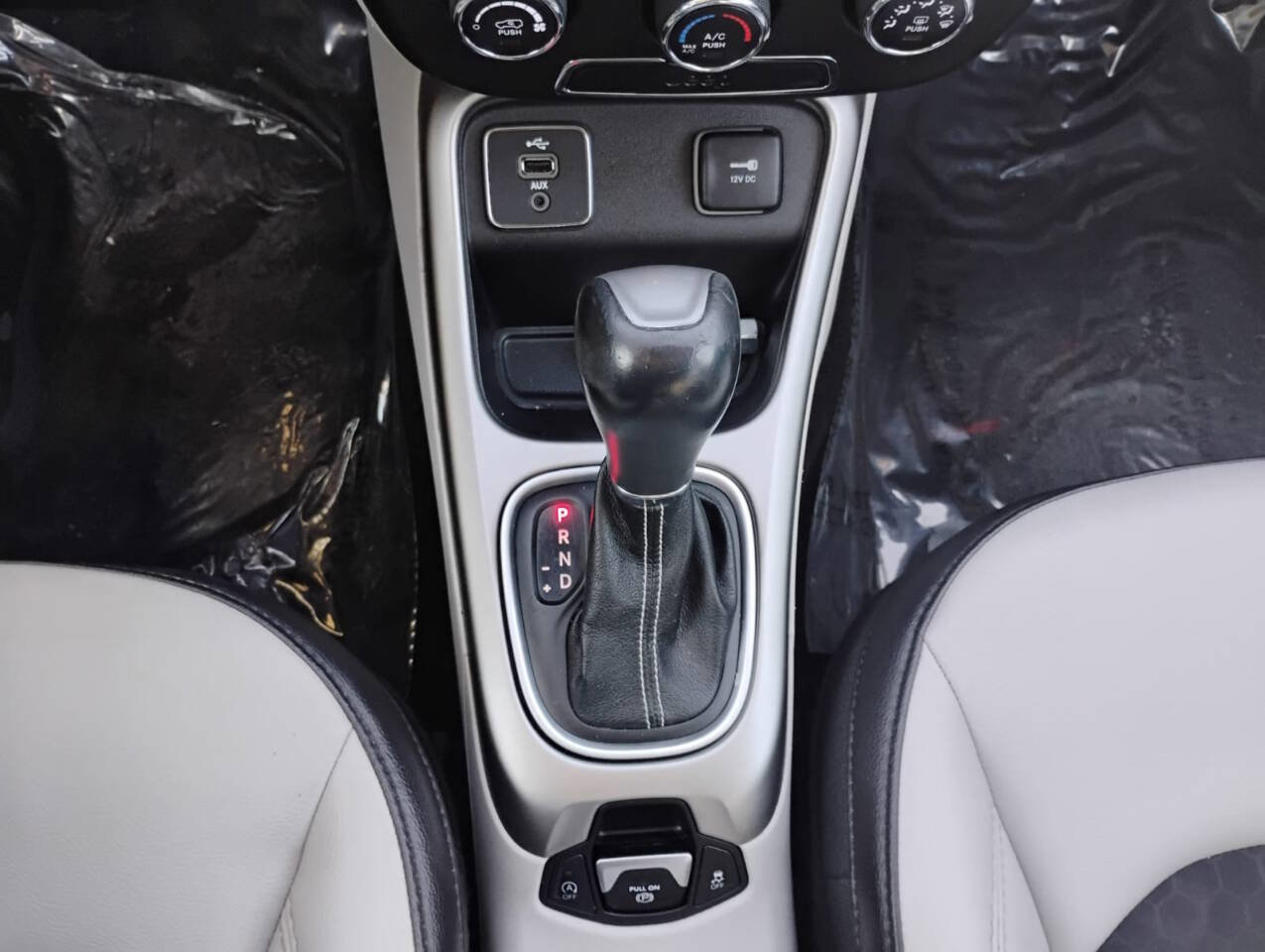 Used 2018 Jeep Compass Latitude w/ Safe & Security Group FWD image 19
