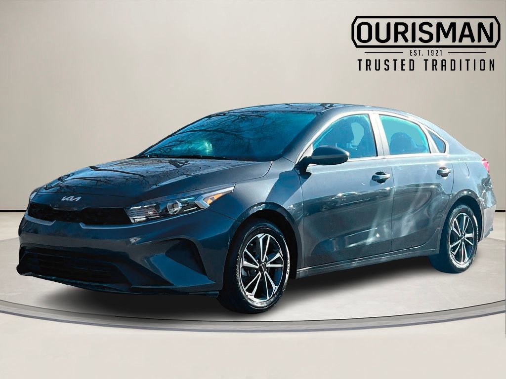 Used 2024 Kia Forte LXS image 2