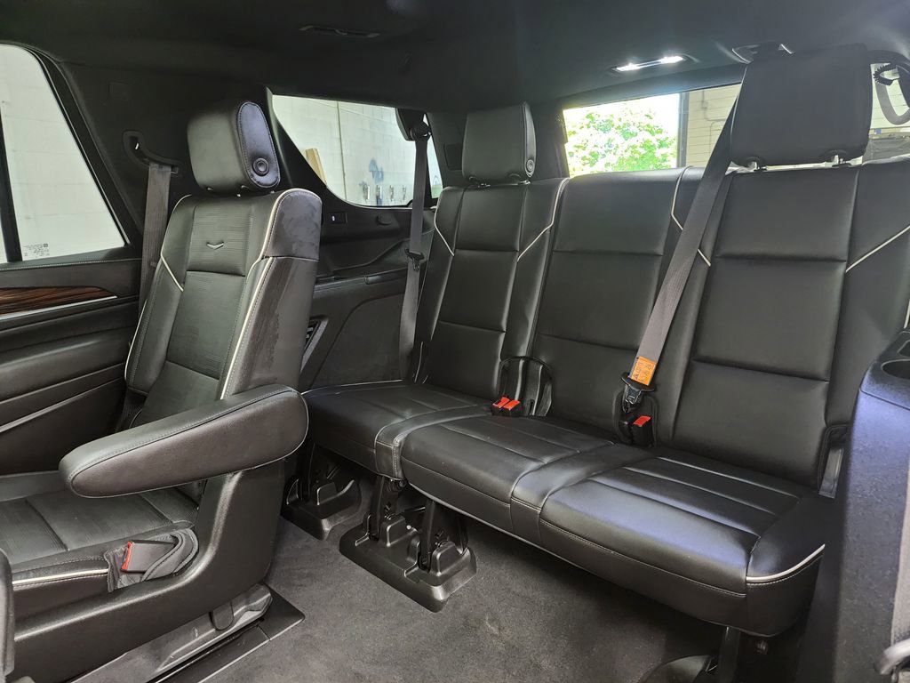 Used 2021 Cadillac Escalade Premium Luxury w/ Performance Package AWD/4WD image 32