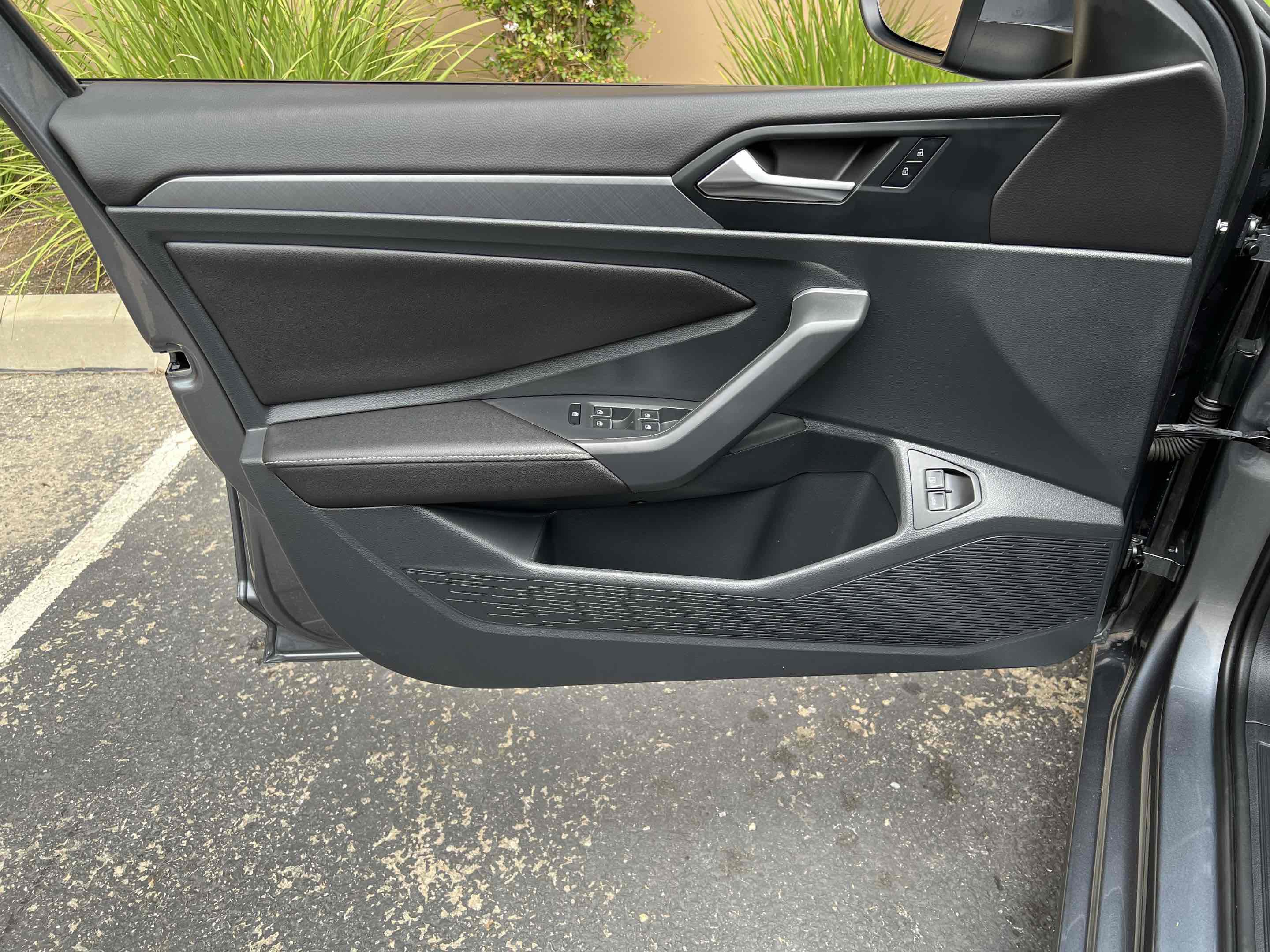 Used 2023 Volkswagen Jetta SE w/ Panoramic Sunroof Package FWD image 80