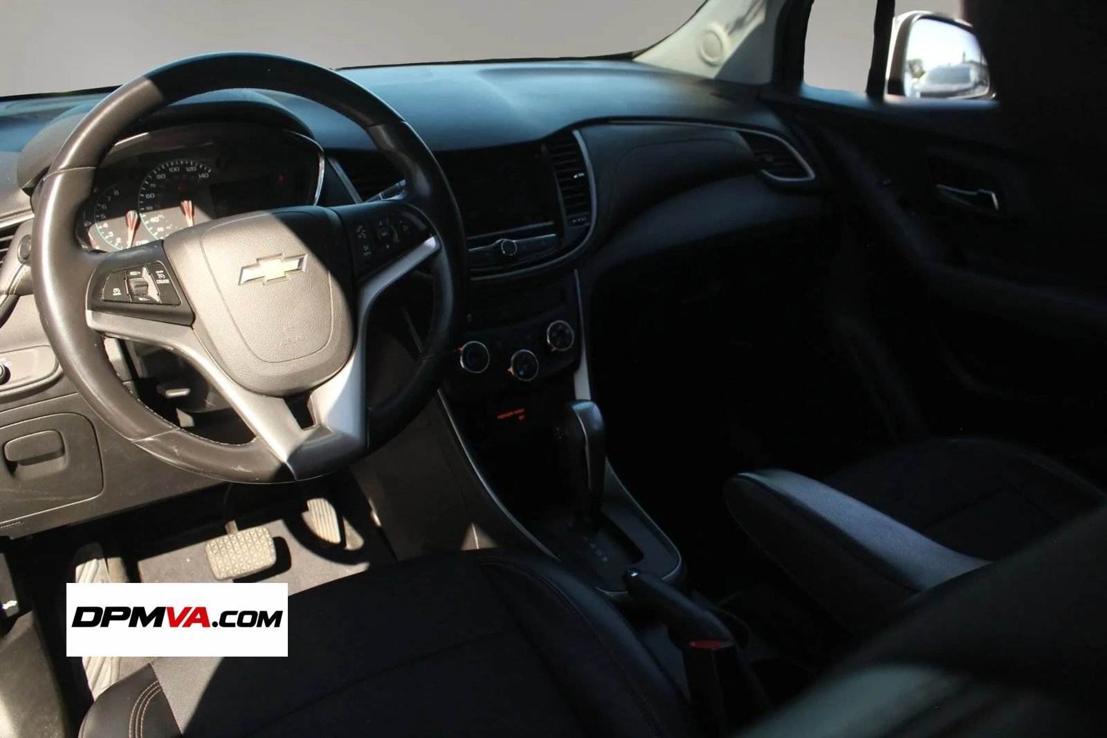 Used 2018 Chevrolet Trax LT w/ LT Convenience Package AWD/4WD image 13
