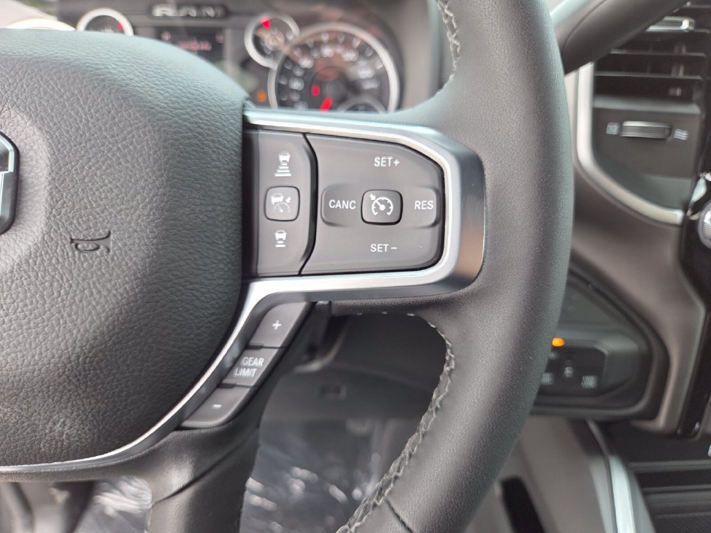 New 2026 RAM 2500 Big Horn AWD/4WD image 33