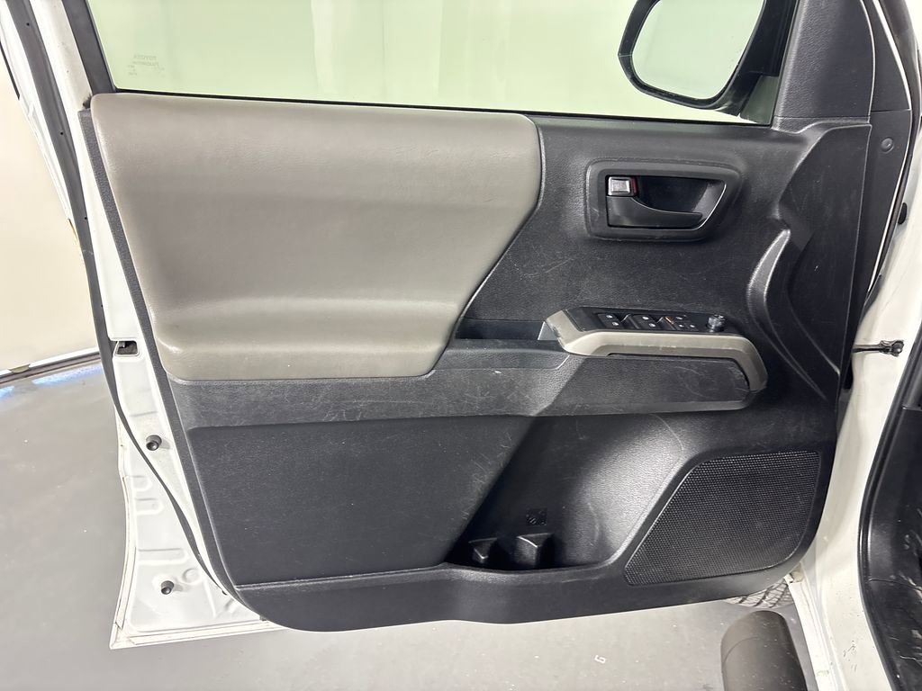 Used 2022 Toyota Tacoma SR5 image 23