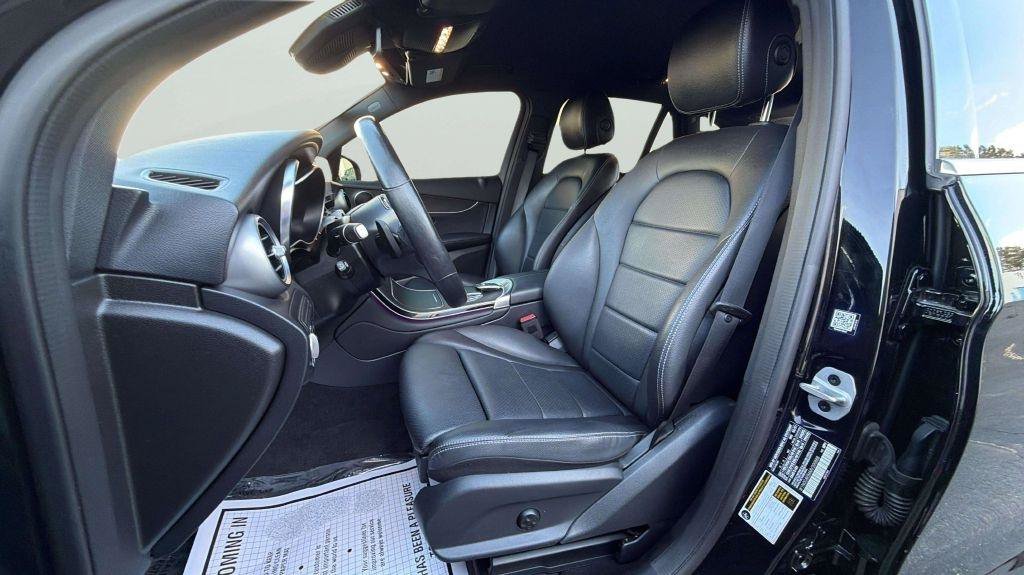 Used 2021 Mercedes-Benz GLC 300 4MATIC image 31
