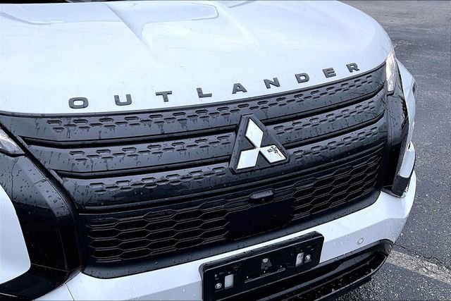 Used 2024 Mitsubishi Outlander SEL Black Edition image 32