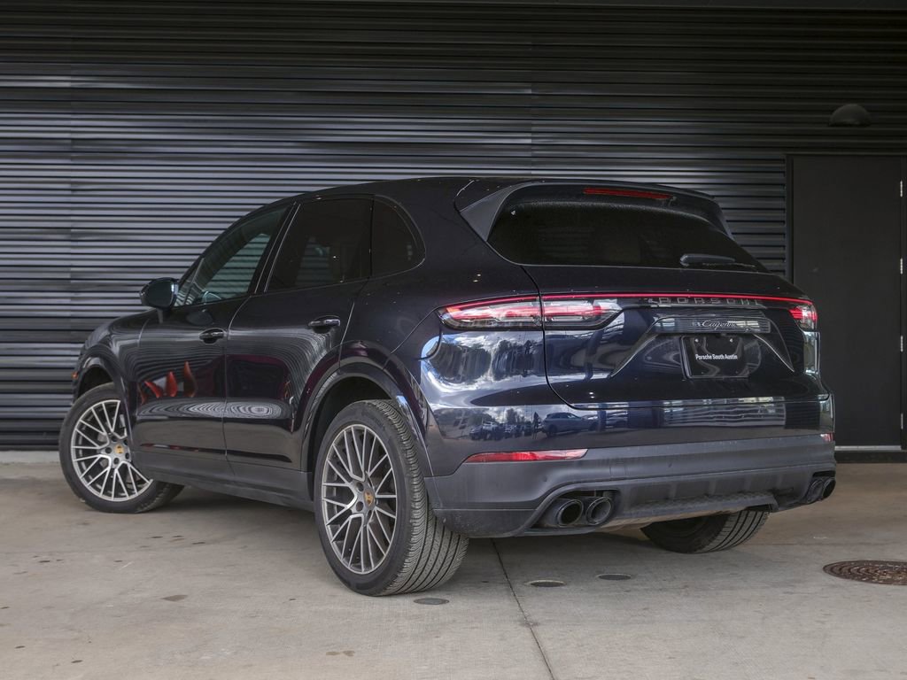 Certified 2023 Porsche Cayenne Platinum Edition image 3