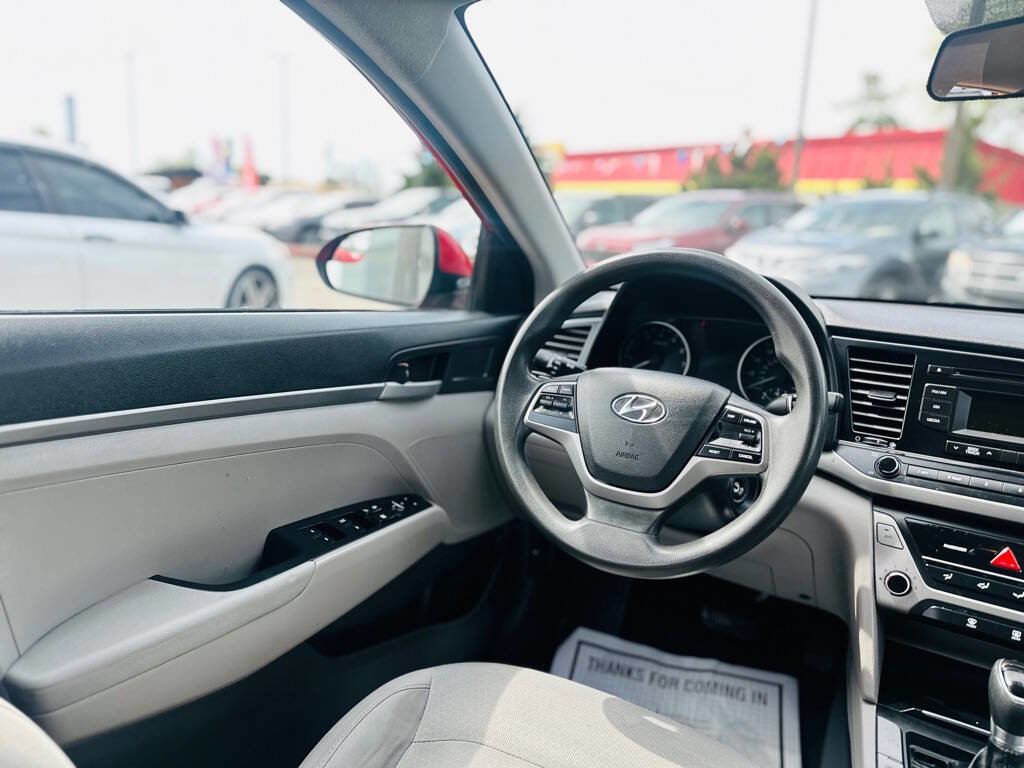 Used 2017 Hyundai Elantra SE image 14