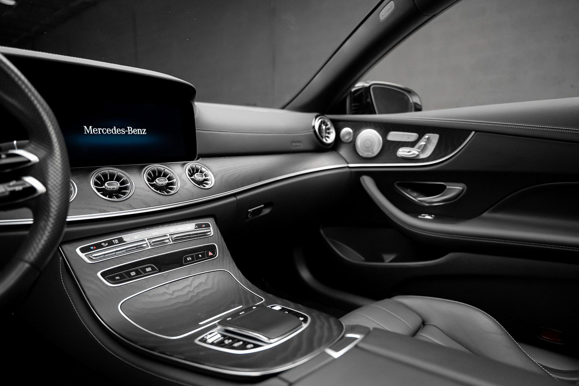 Used 2023 Mercedes-Benz E 450 Coupe image 41