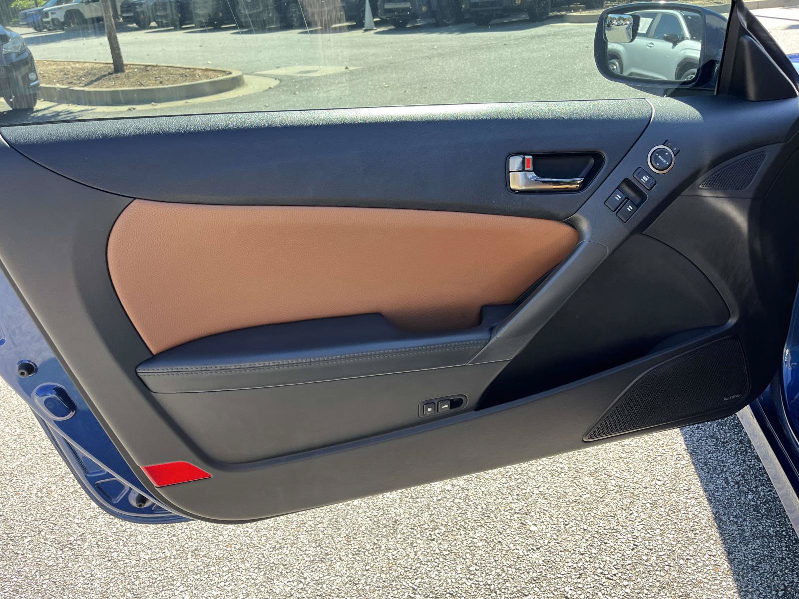 Used 2015 Hyundai Genesis 3.8 RWD image 15
