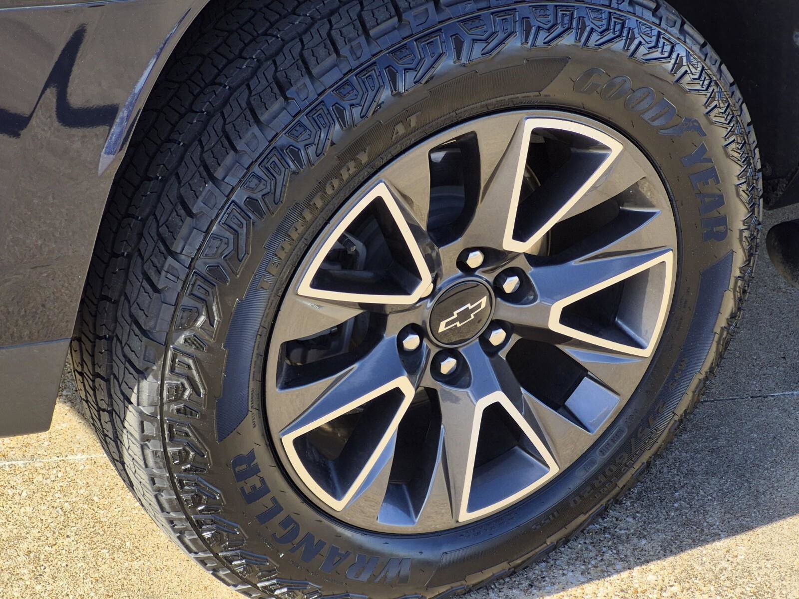 Used 2023 Chevrolet Tahoe Z71 w/ Luxury Package image 7