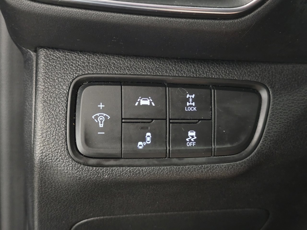 Used 2020 Hyundai Santa Fe SEL image 22