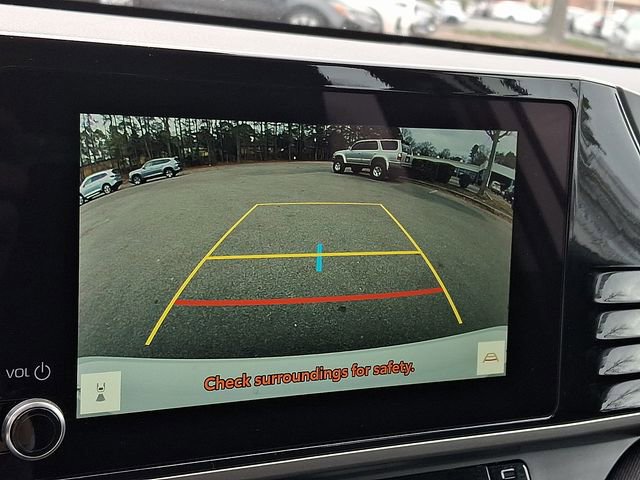 Used 2025 Toyota Camry LE image 19