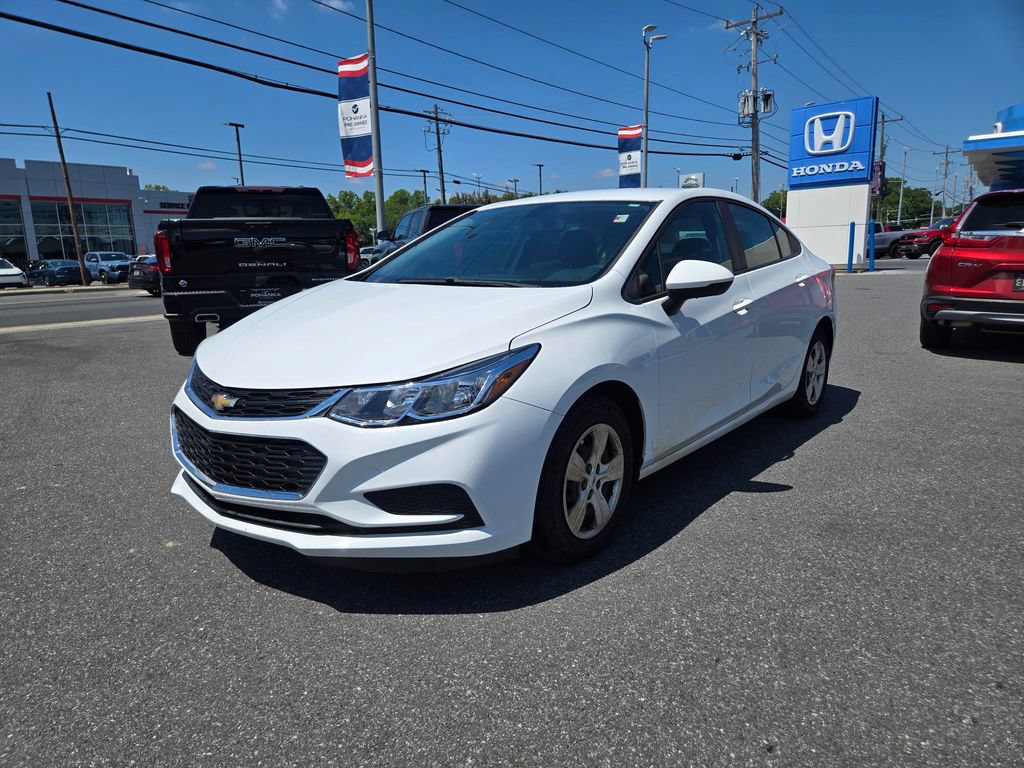 Used 2017 Chevrolet Cruze LS FWD image 9