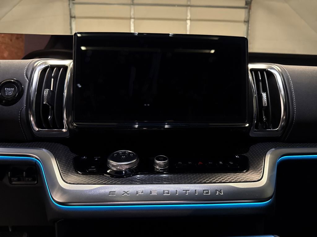 Used 2025 Ford Expedition Max Platinum w/ Stealth Performance Package image 13