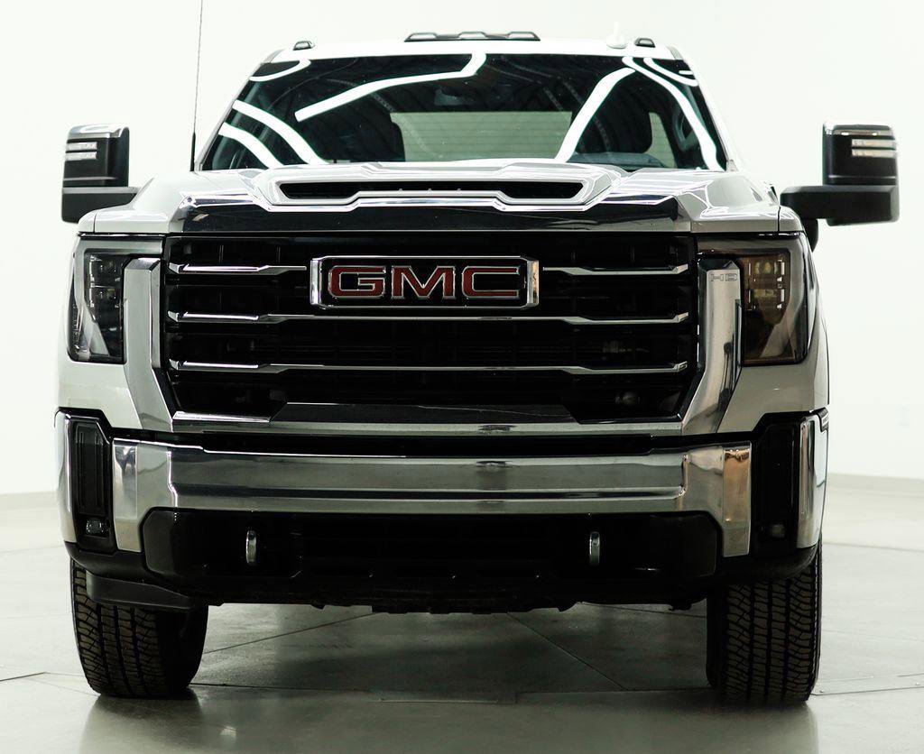 Used 2024 GMC Sierra 3500 SLT image 2