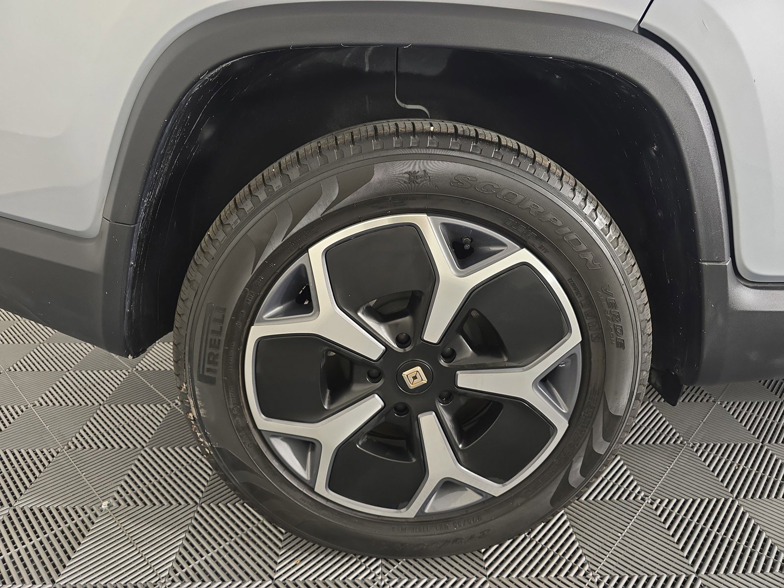 Used 2024 Rivian R1T Adventure image 12