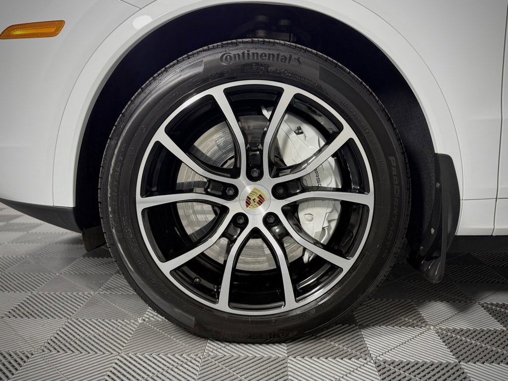 Used 2022 Porsche Cayenne Turbo image 13