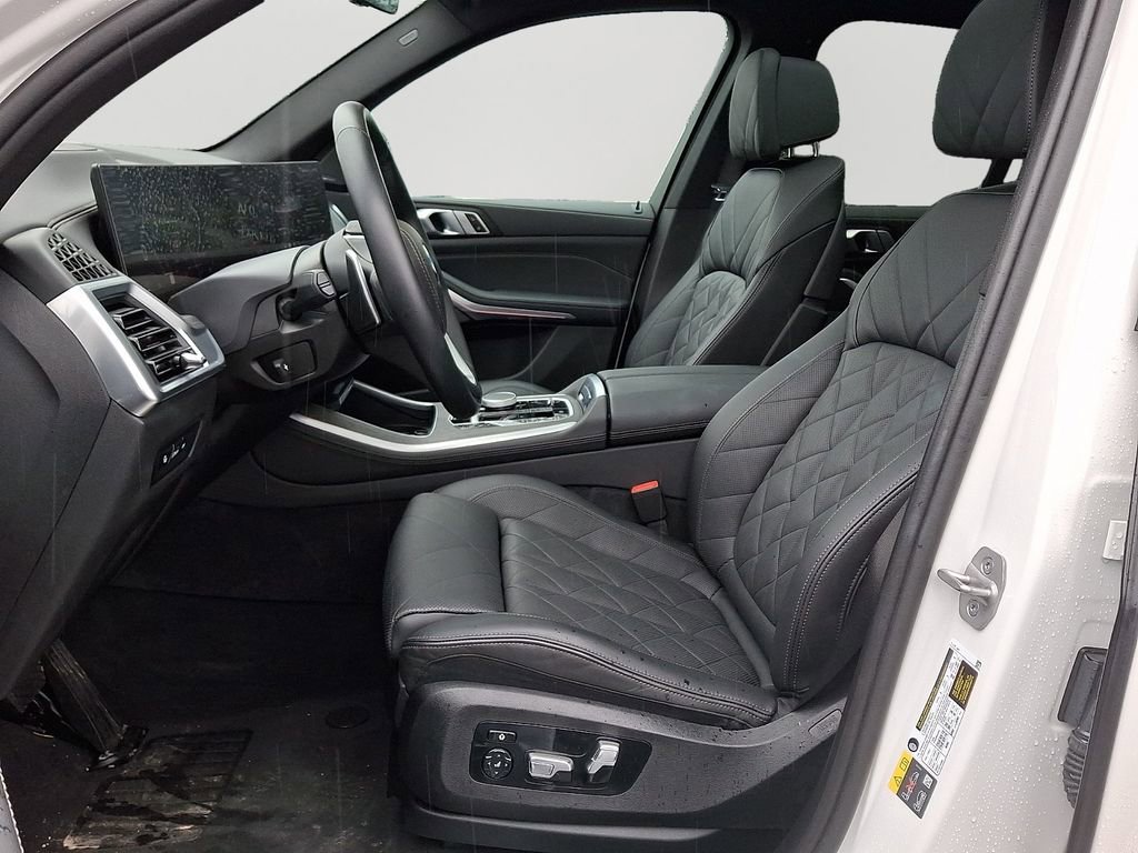 Used 2025 BMW X5 xDrive50e w/ Climate Comfort Package image 14