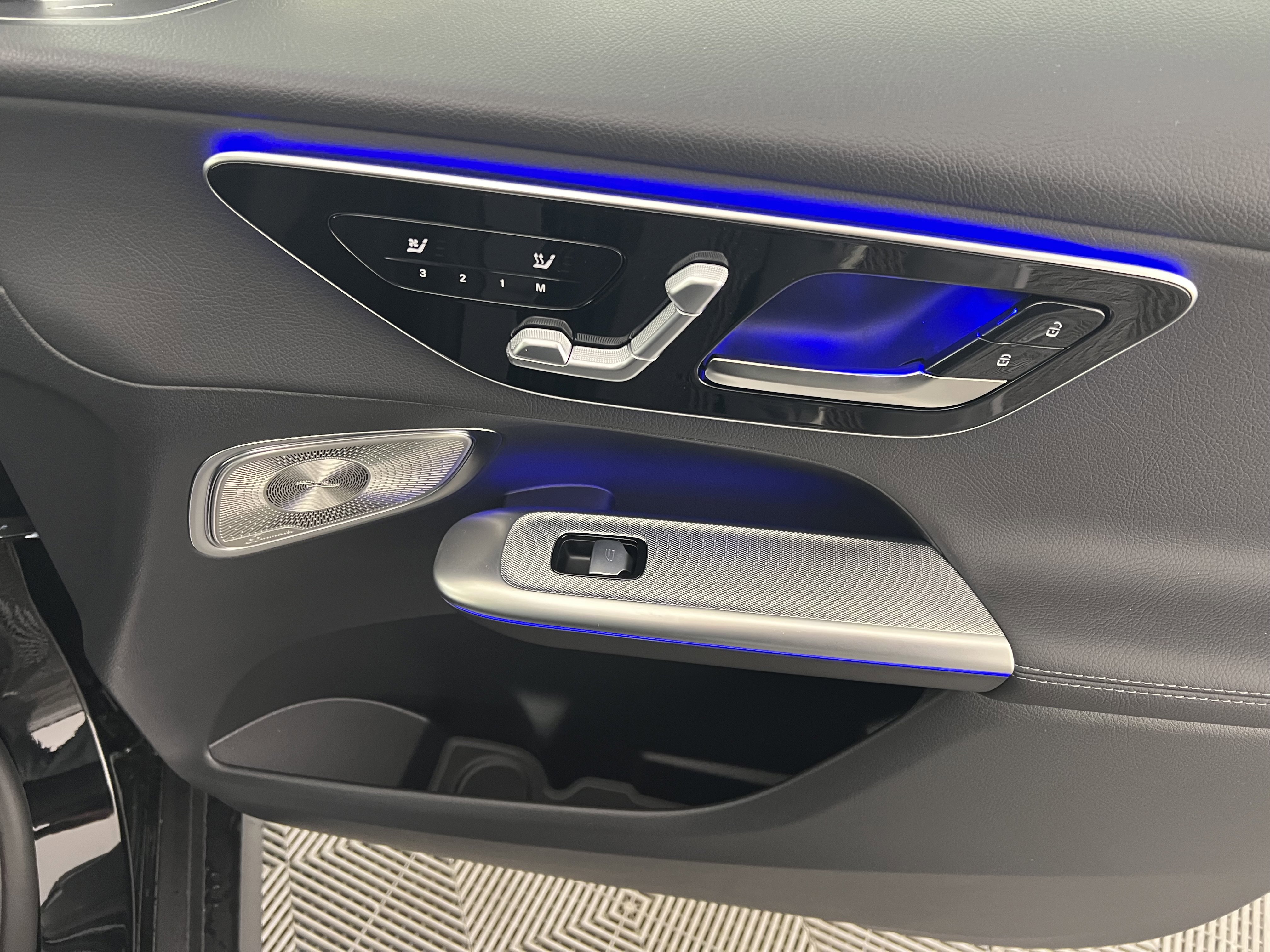 New 2025 Mercedes-Benz GLC 350e 4MATIC image 26