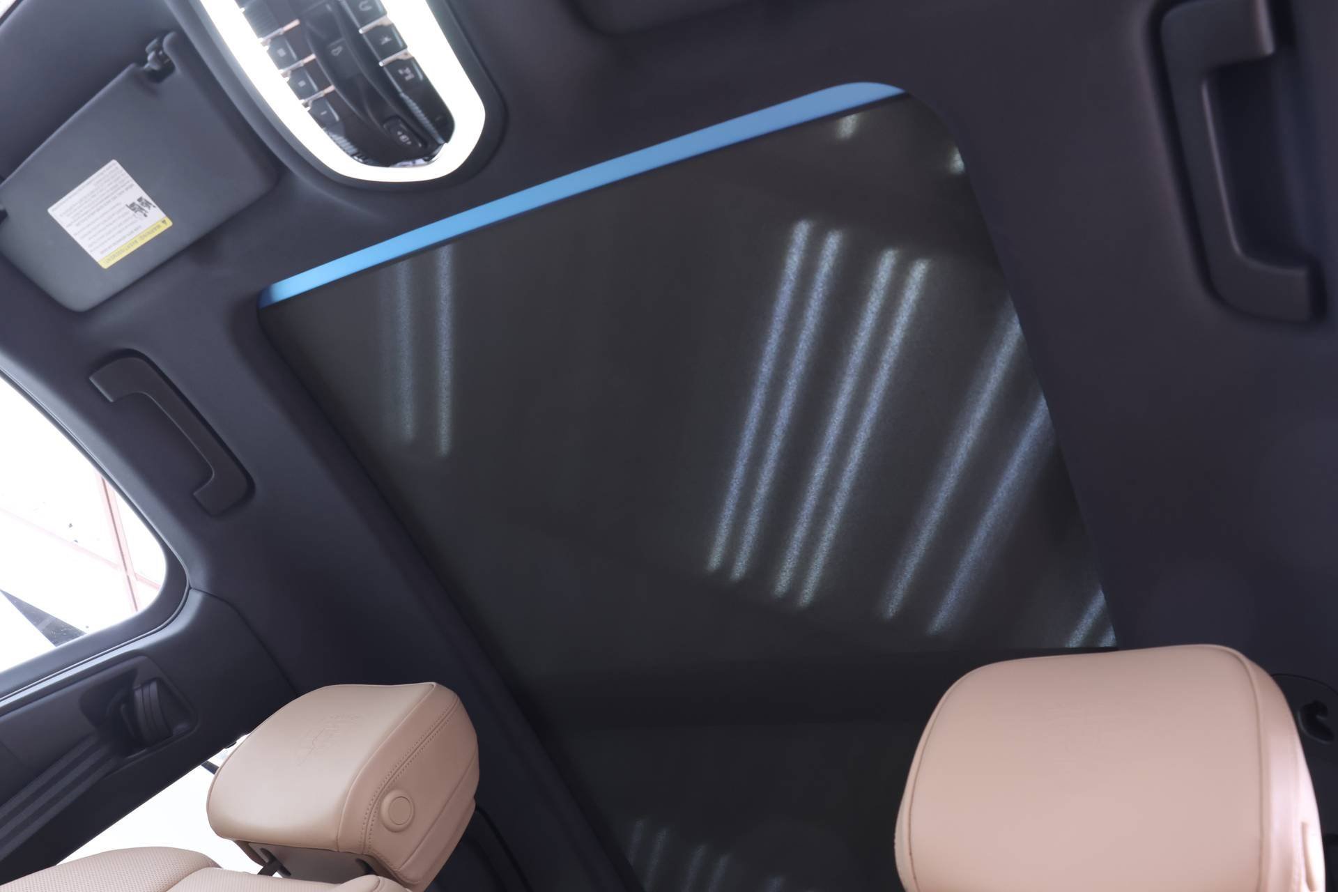 Used 2025 Porsche Macan image 23