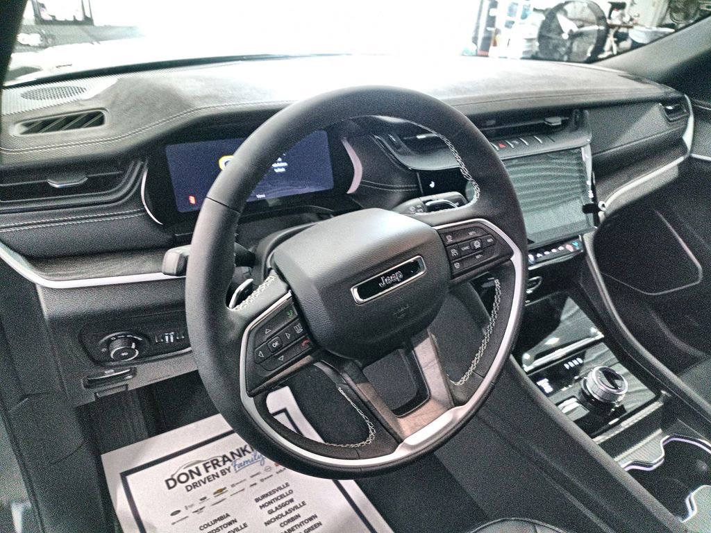 New 2026 Jeep Grand Cherokee Limited AWD/4WD image 18