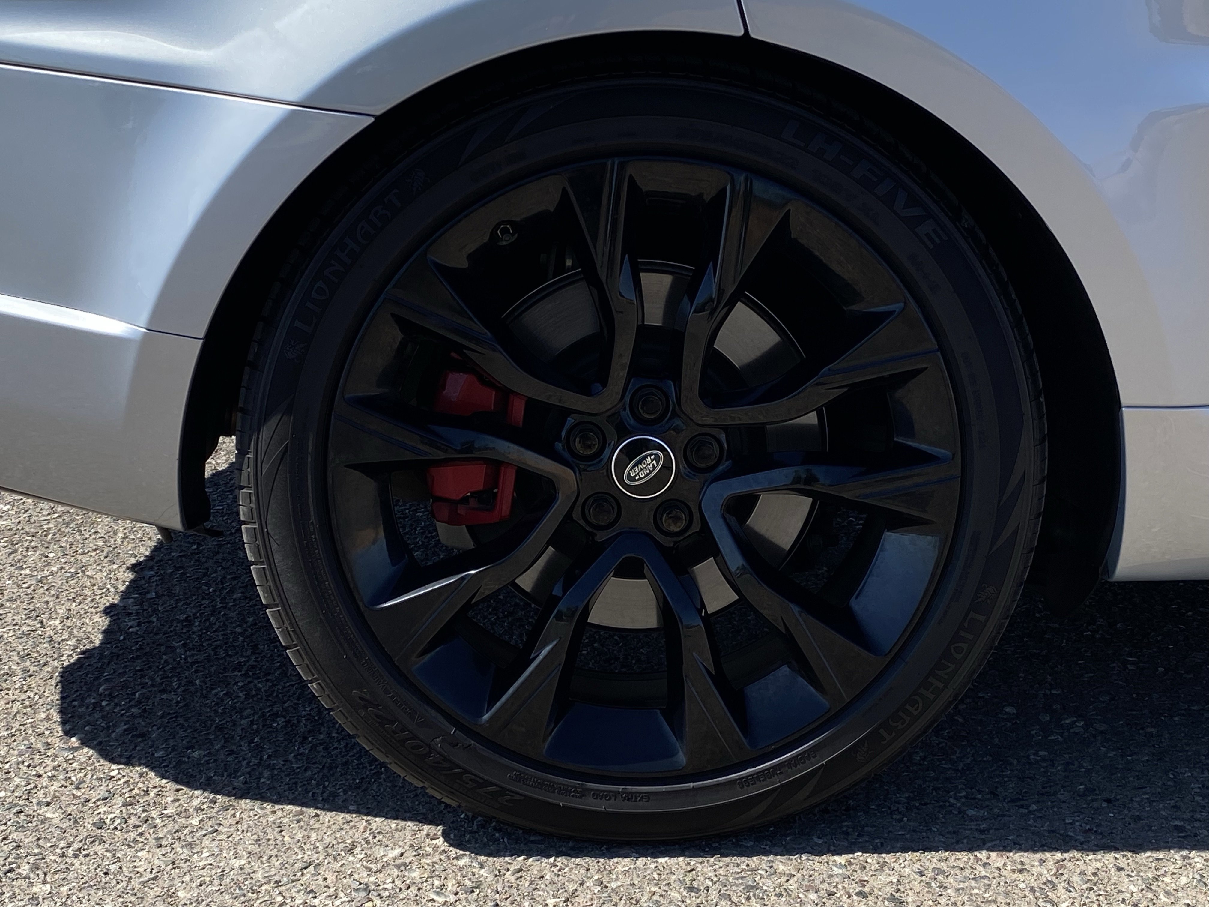 Used 2021 Land Rover Range Rover Sport HST image 9