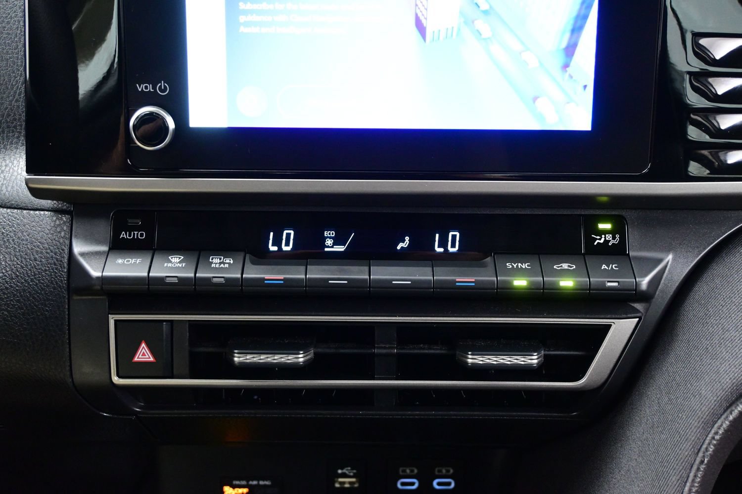 Used 2025 Toyota Camry LE FWD image 19