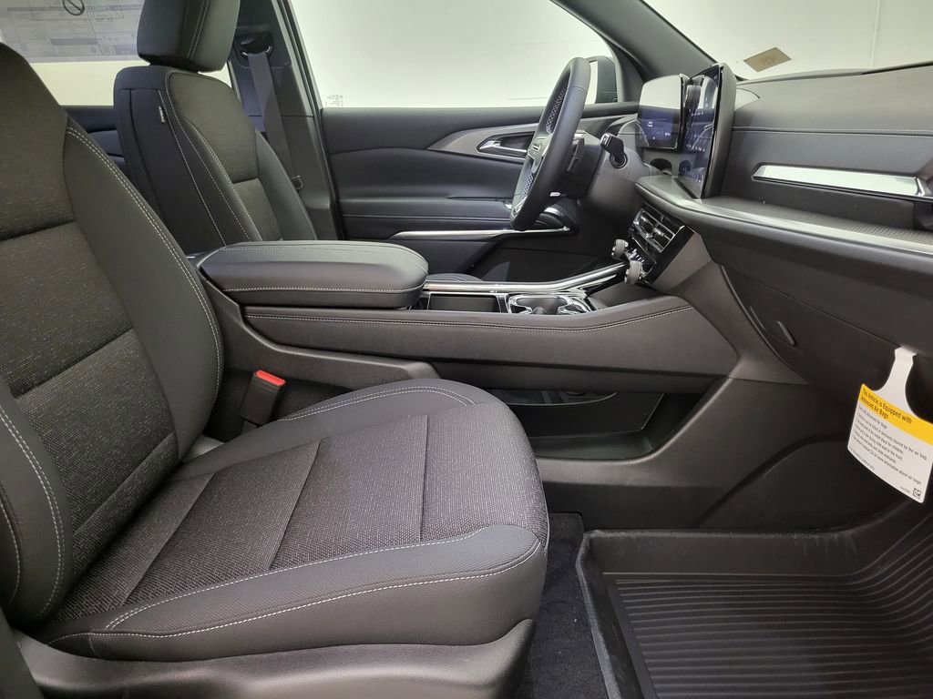 New 2026 Chevrolet Traverse LT w/ Driver Confidence Package image 32