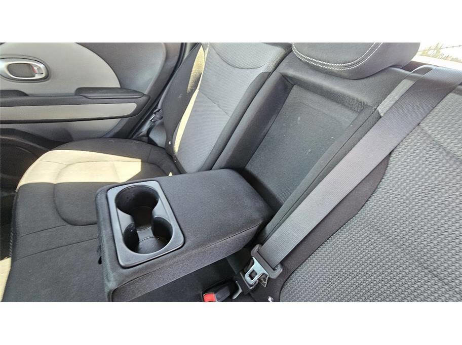 Used 2017 Kia Soul + image 25