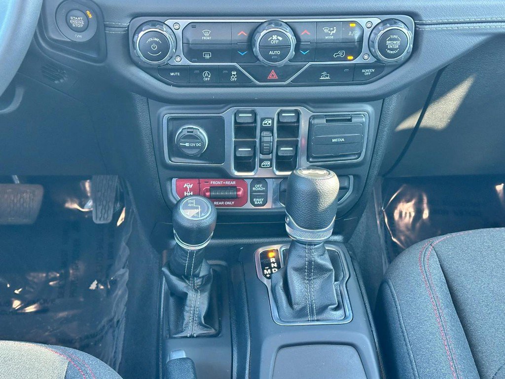 Used 2025 Jeep Wrangler Unlimited Rubicon AWD/4WD image 14