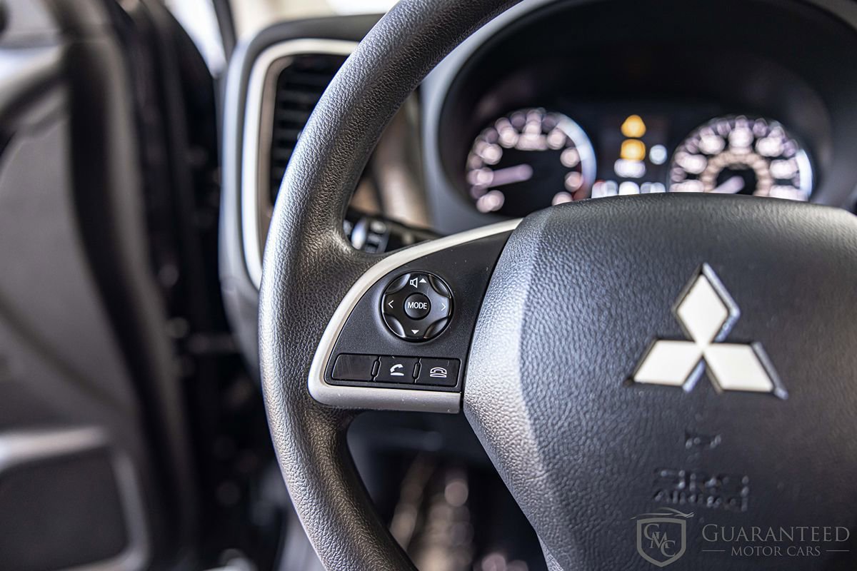 Used 2020 Mitsubishi Outlander ES FWD image 22