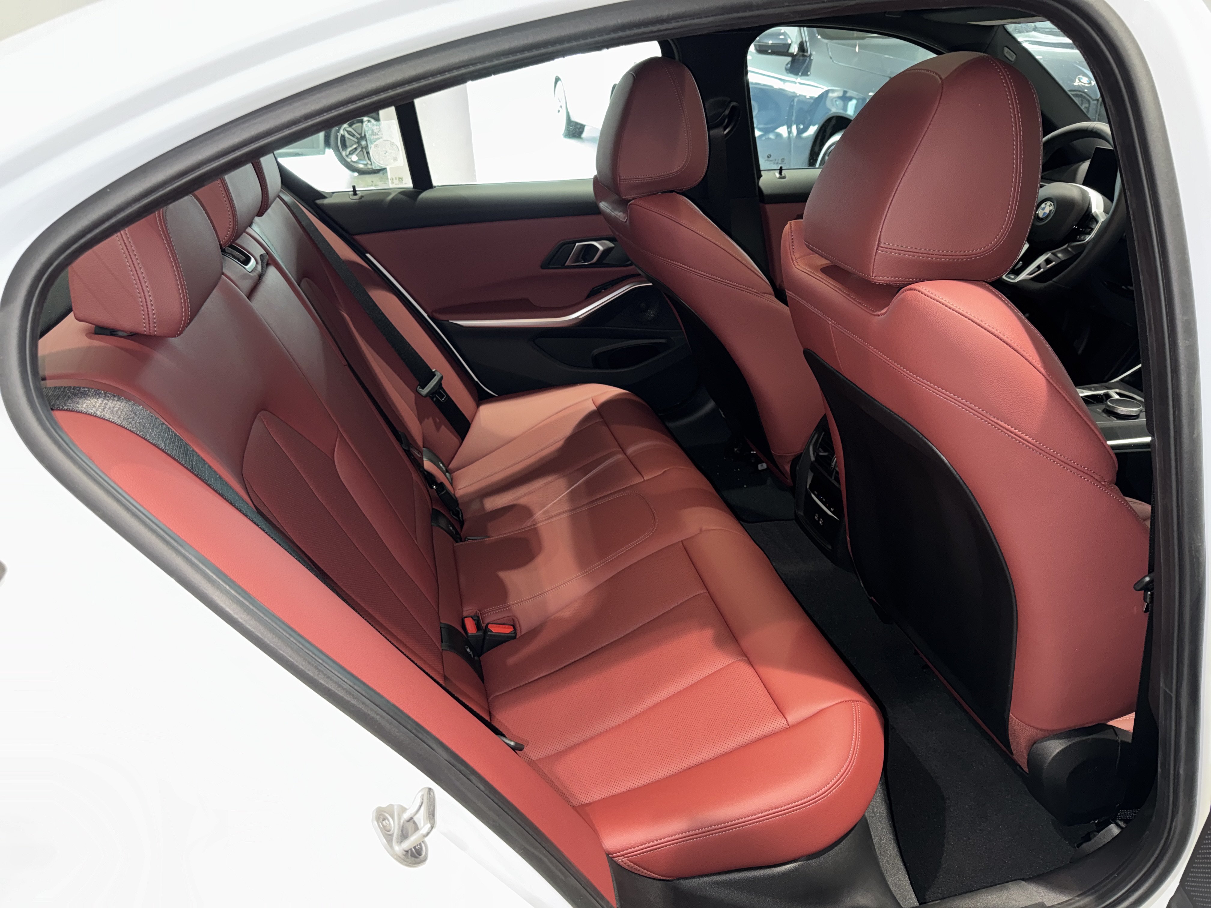 New 2026 BMW 330i Sedan RWD image 11
