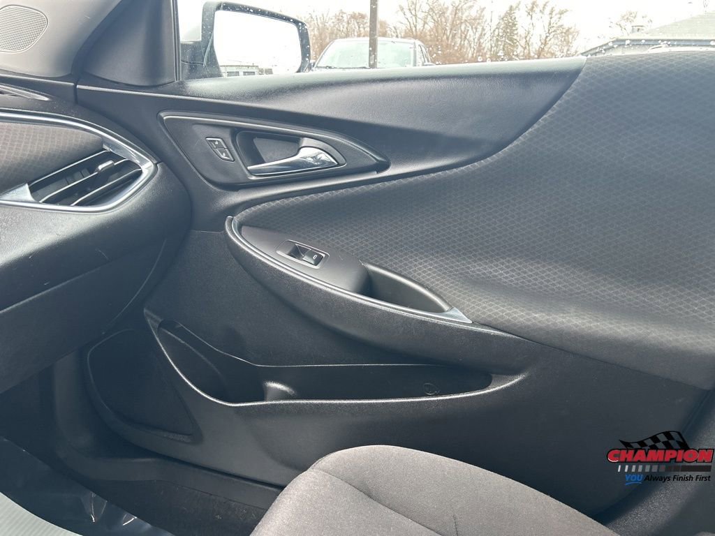 Used 2018 Chevrolet Malibu LT FWD image 15