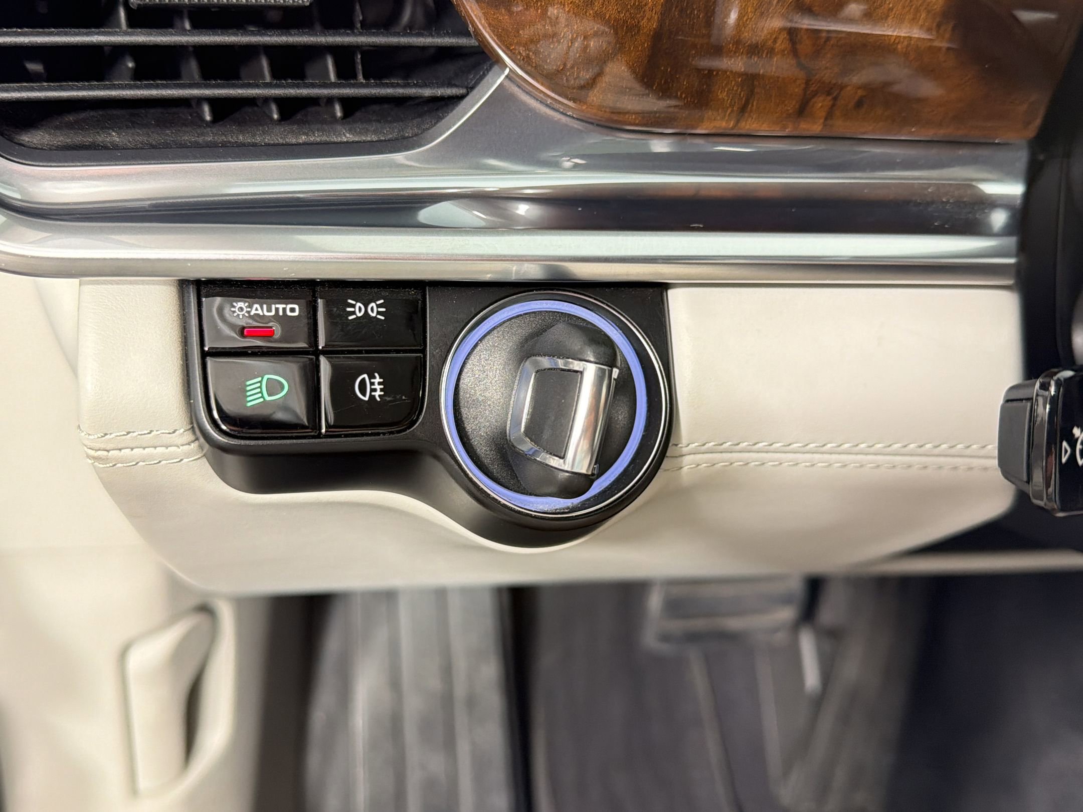 Certified 2018 Porsche Panamera image 26