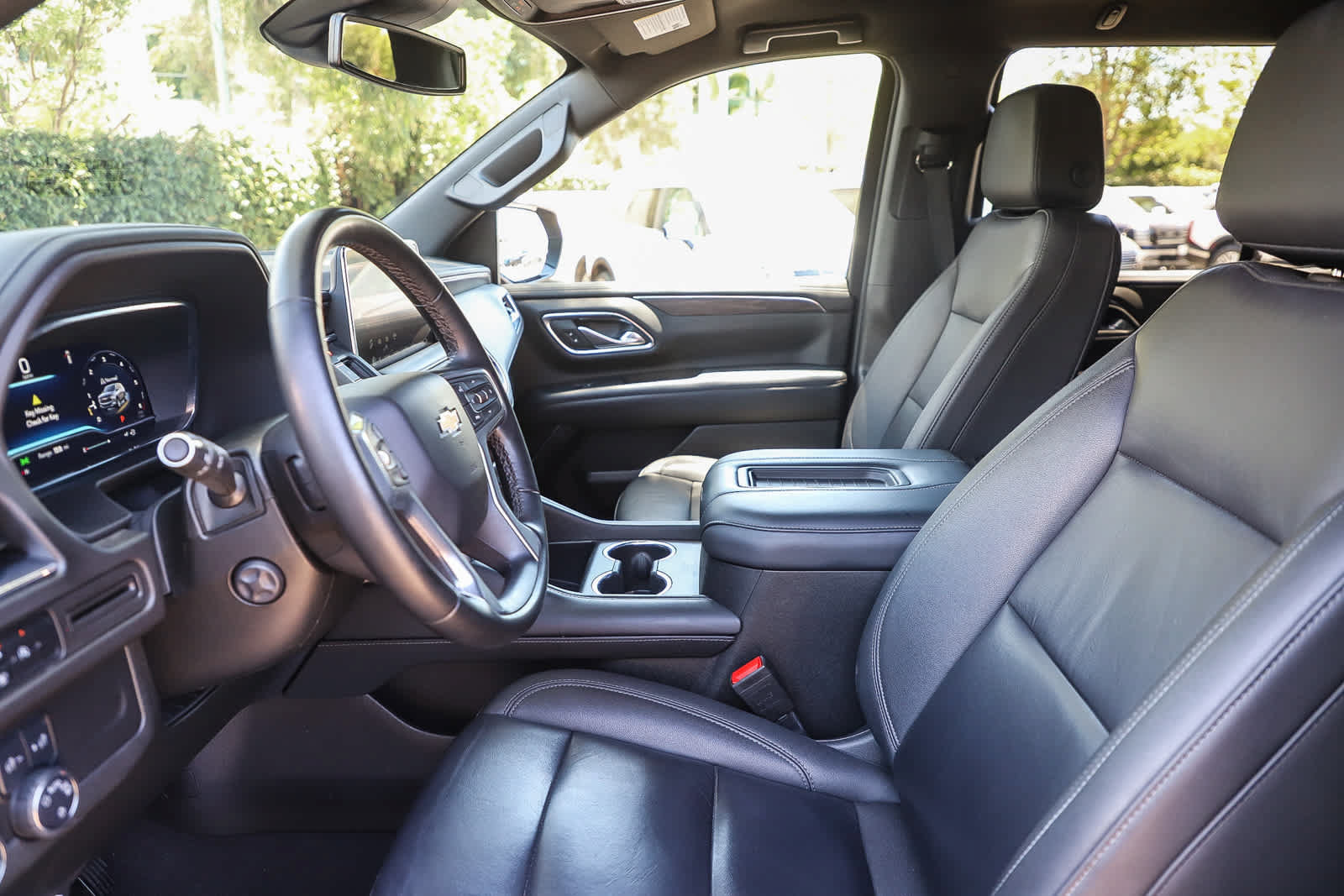 Used 2024 Chevrolet Tahoe LT w/ Luxury Package RWD image 18