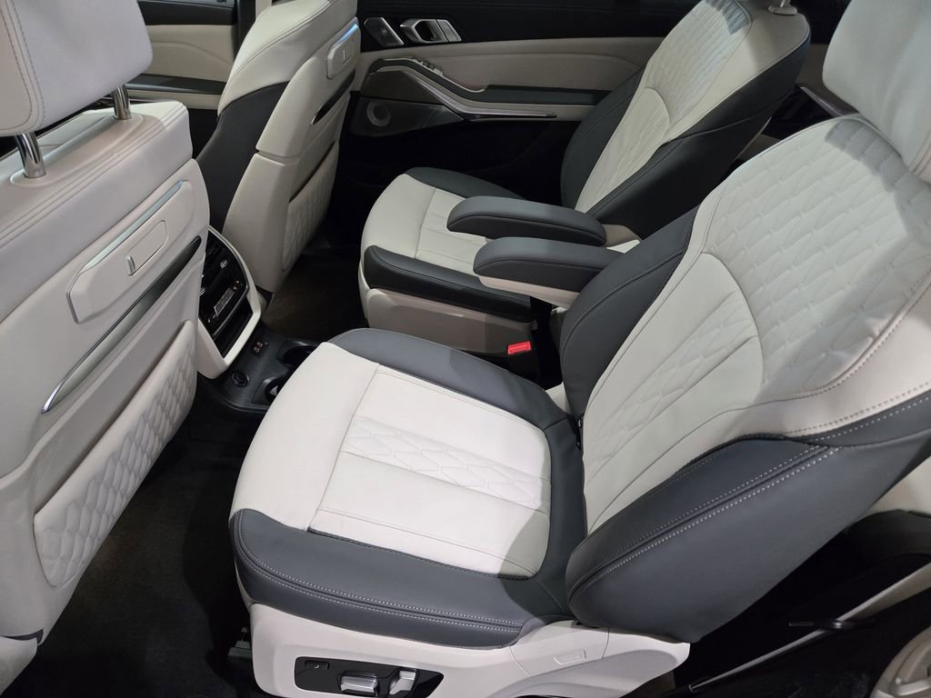 New 2026 BMW ALPINA XB7 image 32