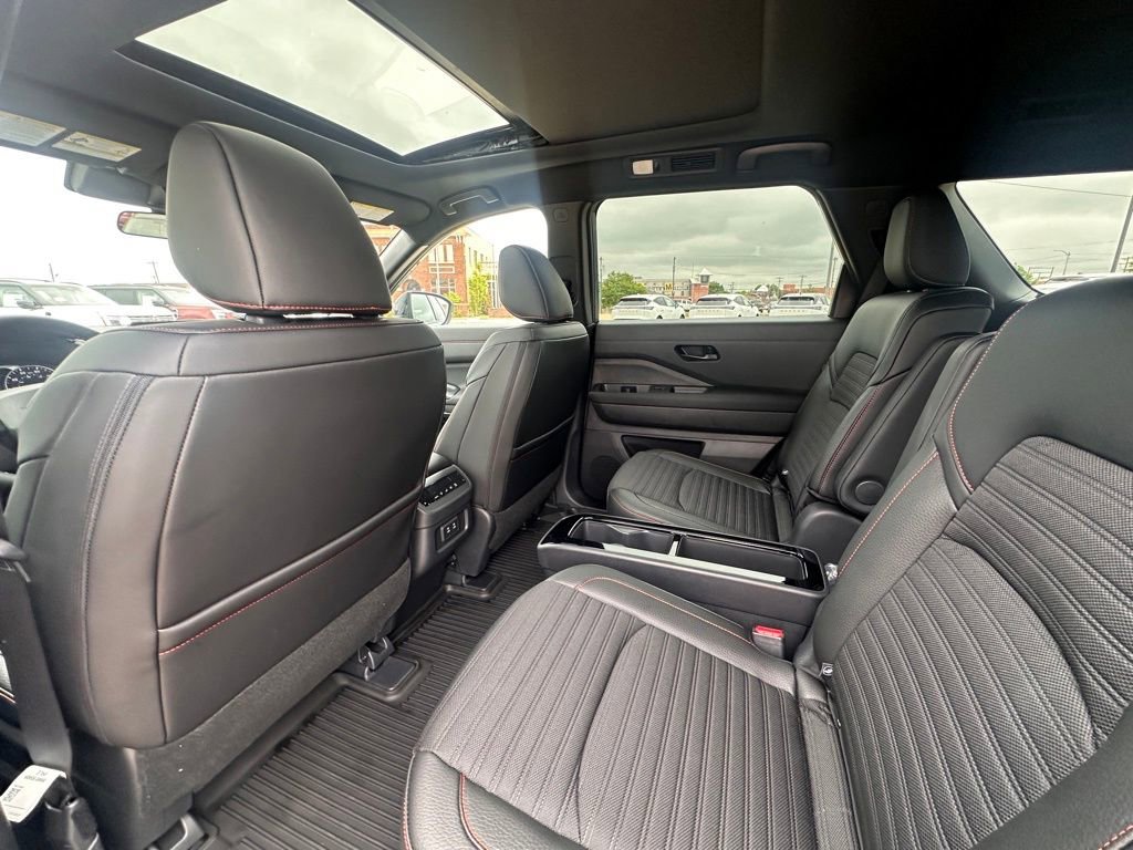 New 2026 Nissan Pathfinder Rock Creek w/ Rock Creek Premium Package AWD/4WD image 15