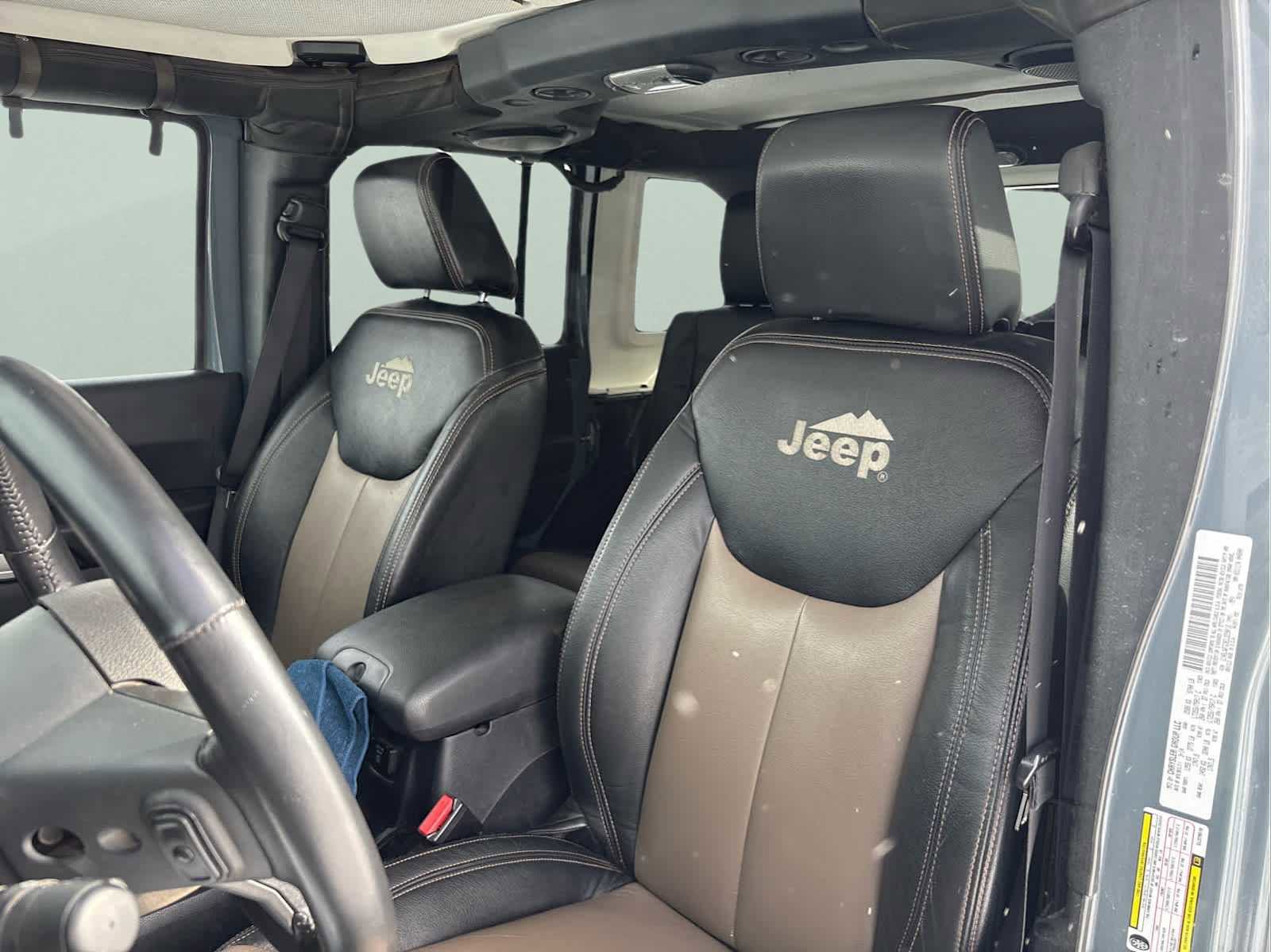 Used 2014 Jeep Wrangler Unlimited Rubicon w/ Connectivity Group image 29